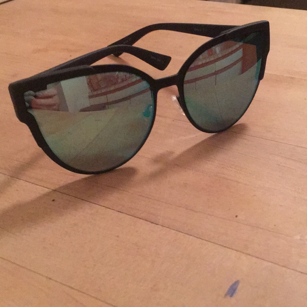 QUAY Reflective sunglasses